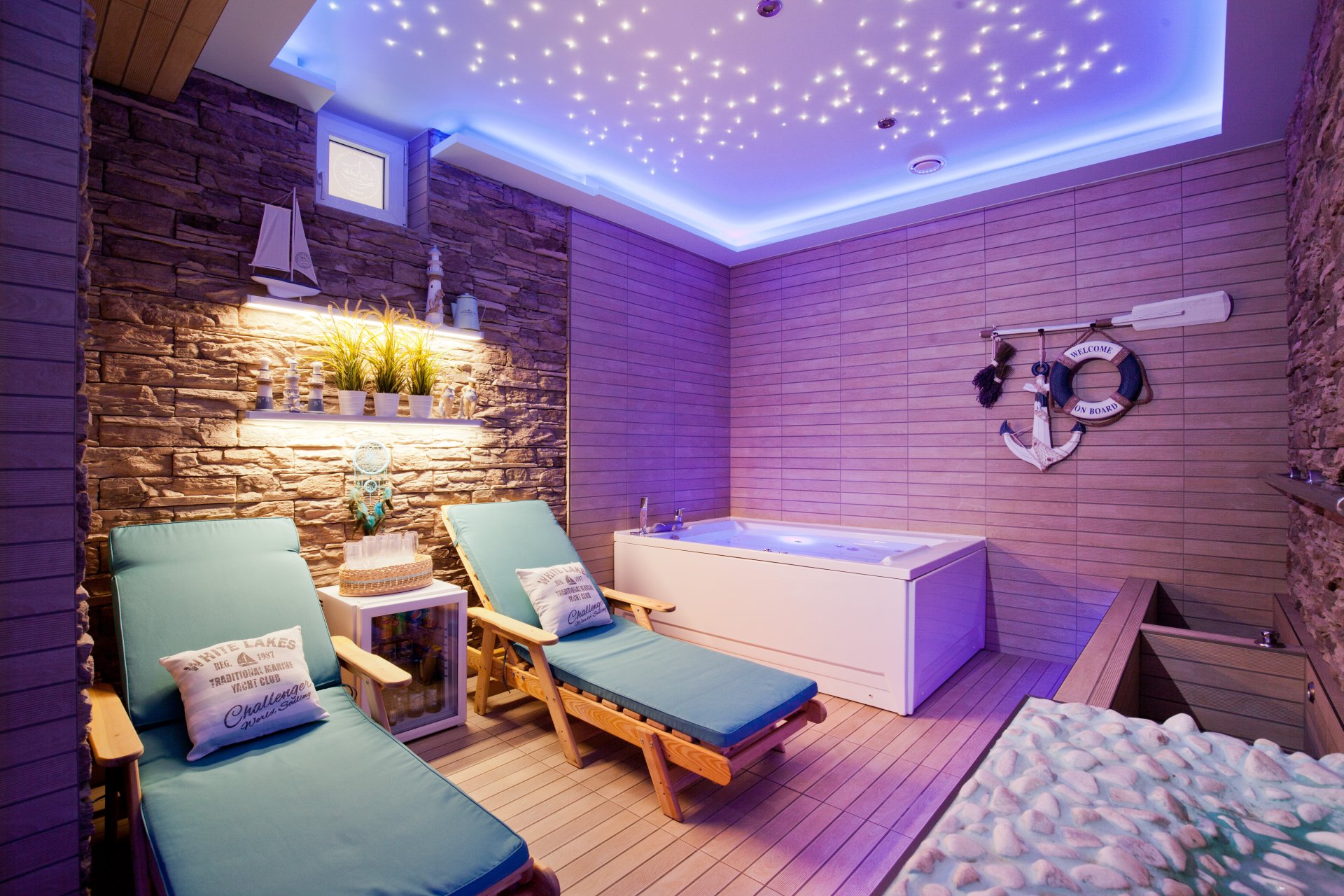 vířivá vana, relax zóna a Priessnitzův chodníček